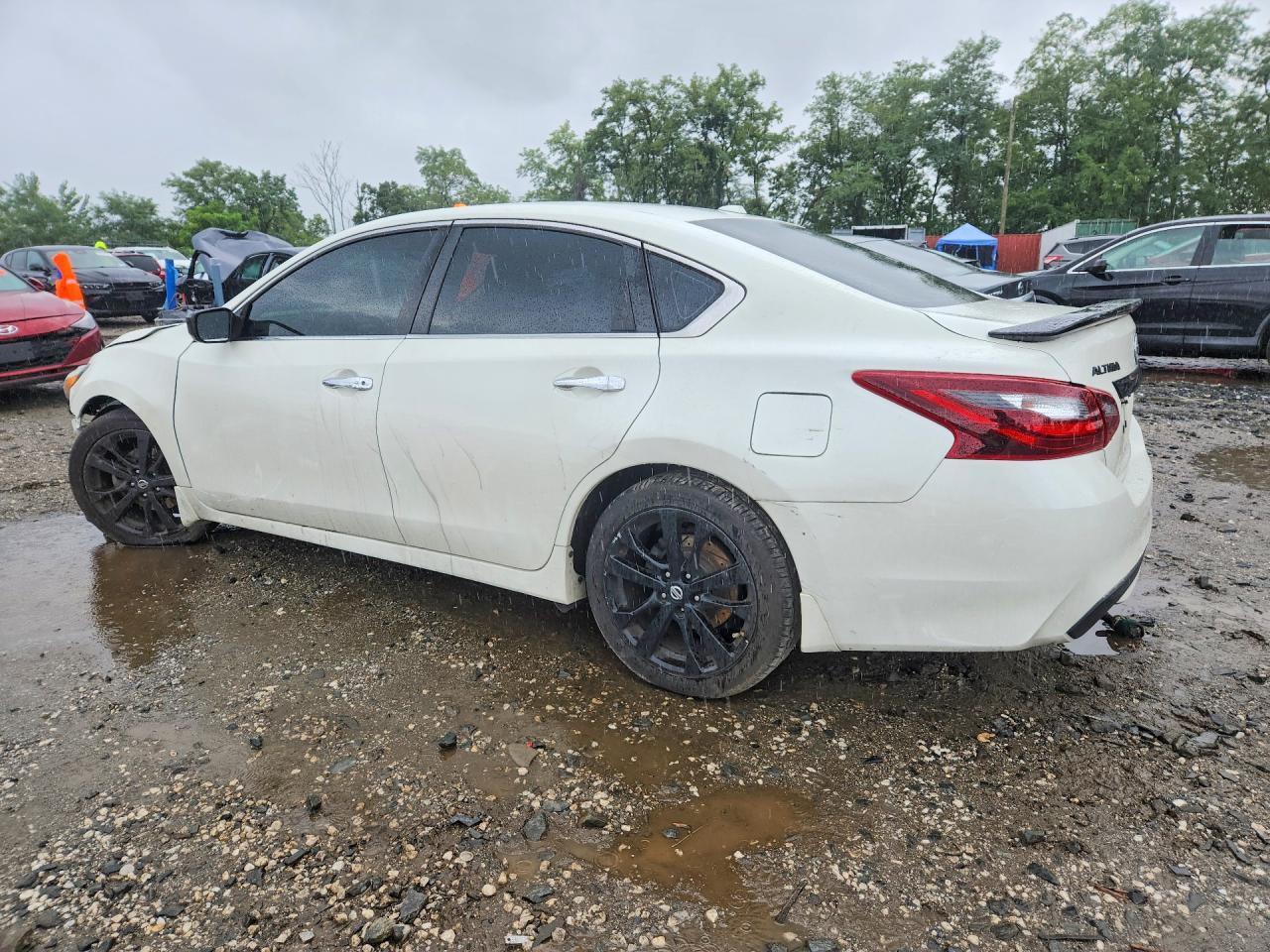 2018 Nissan Altima 2.5 Sr - Image 2