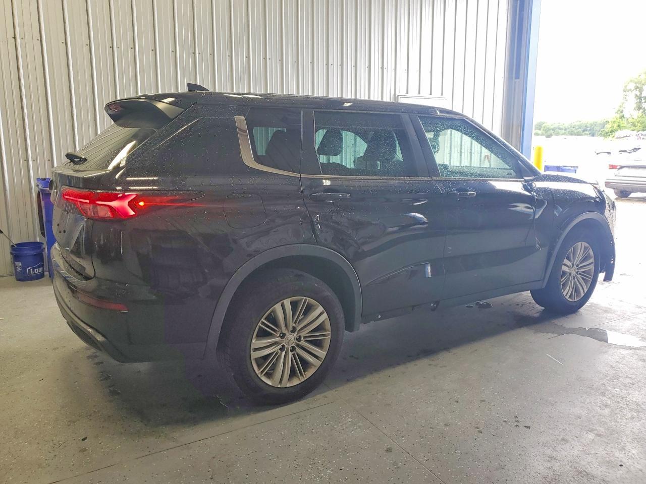 2023 Mitsubishi Outlander Es - Фото 3