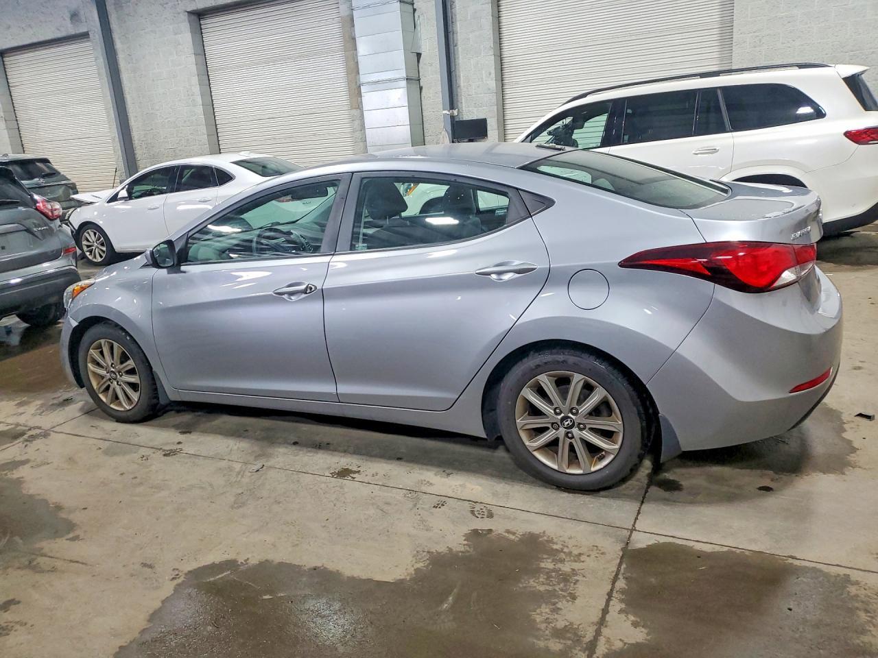 2016 Hyundai Elantra Se - Image 2