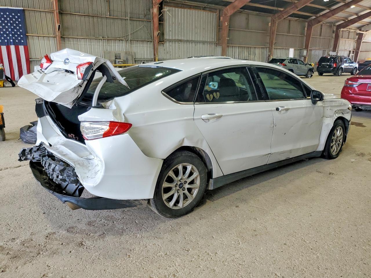 2016 Ford Fusion S - Фото 3