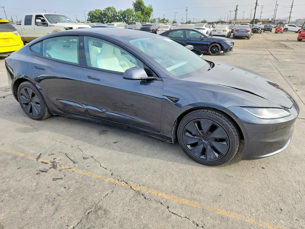 2024 Tesla Model 3 - Фото 4