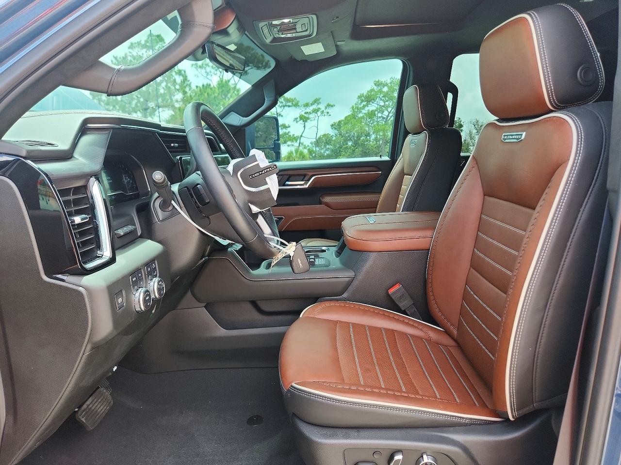 2025 GMC Sierra K2500 Denali Ultimate - Image 7