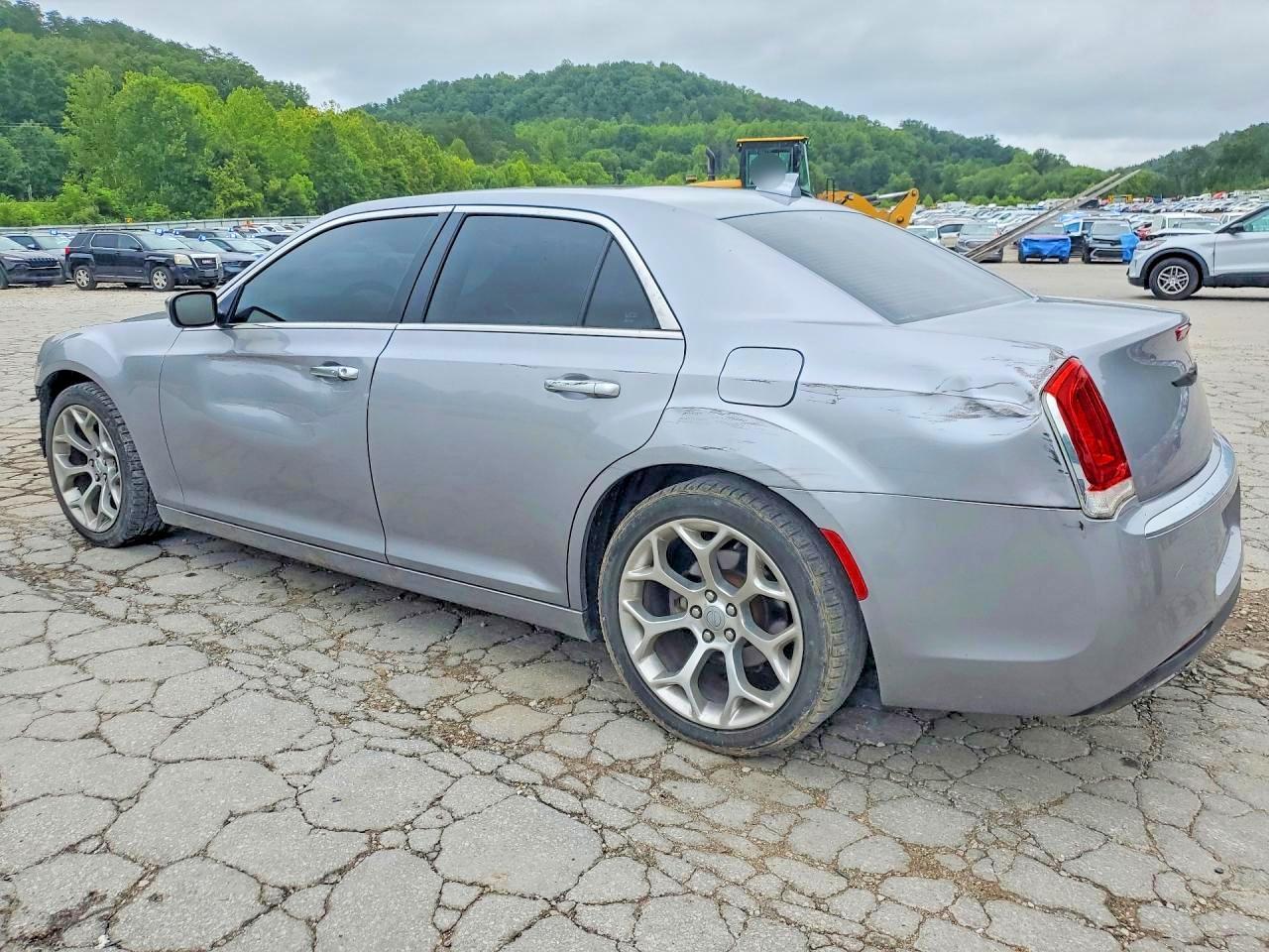 2017 Chrysler 300C Platinum - Фото 2