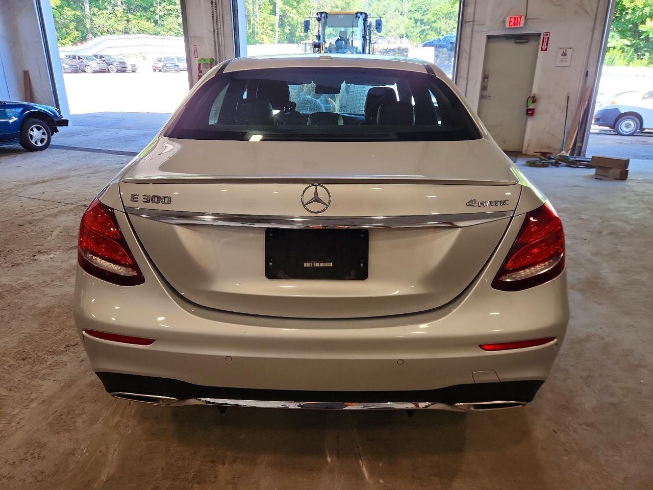 2019 Mercedes-Benz E 300 4Matic - Фото 6