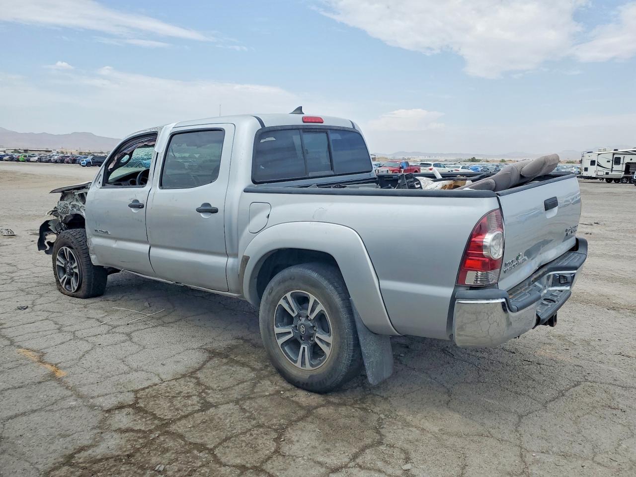 2012 Toyota Tacoma Prerunner V6 - Image 2