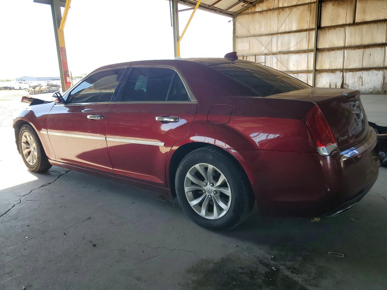 2015 Chrysler 300 Limited - Фото 2