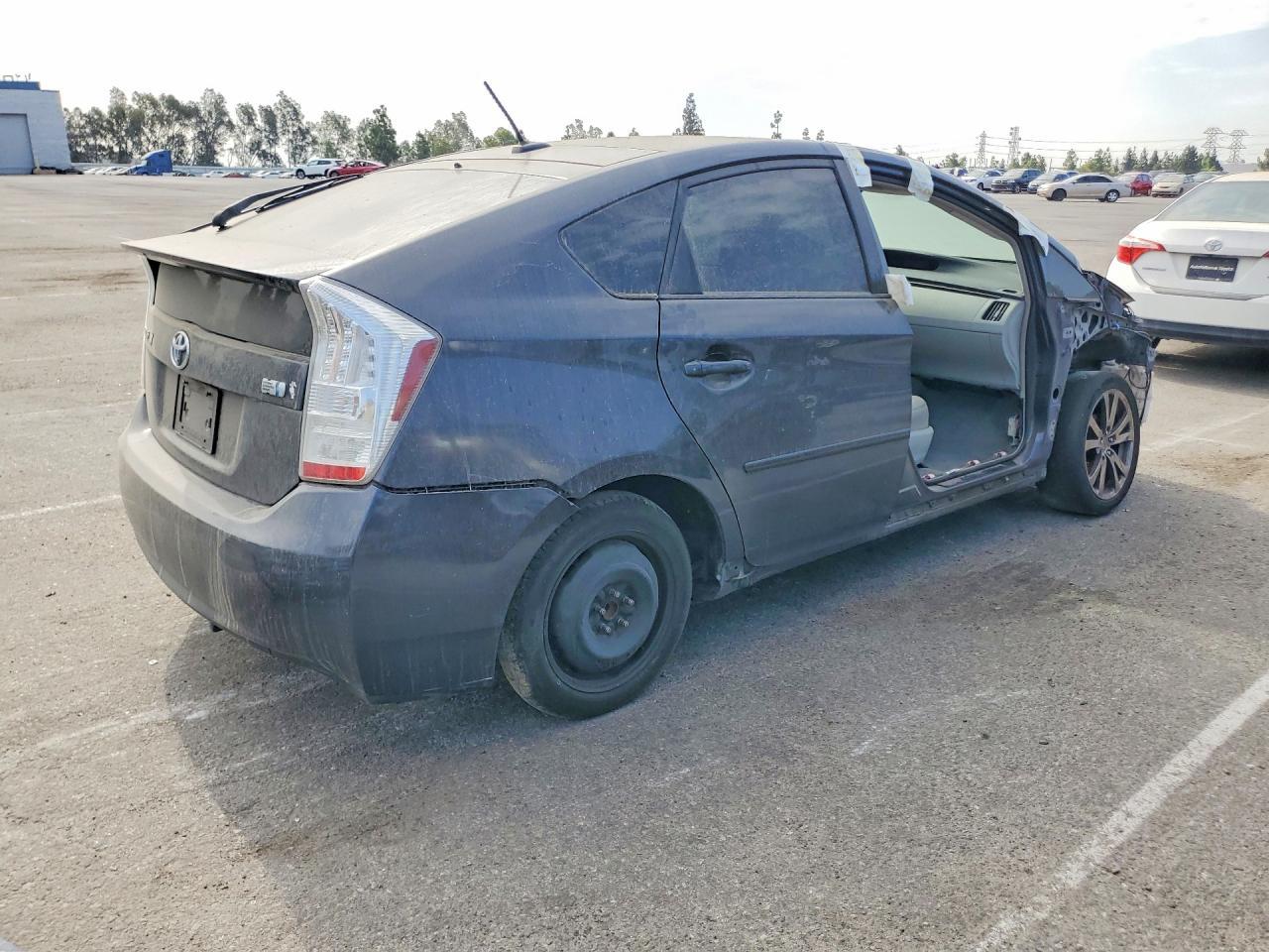2010 Toyota Prius Iv - Фото 3