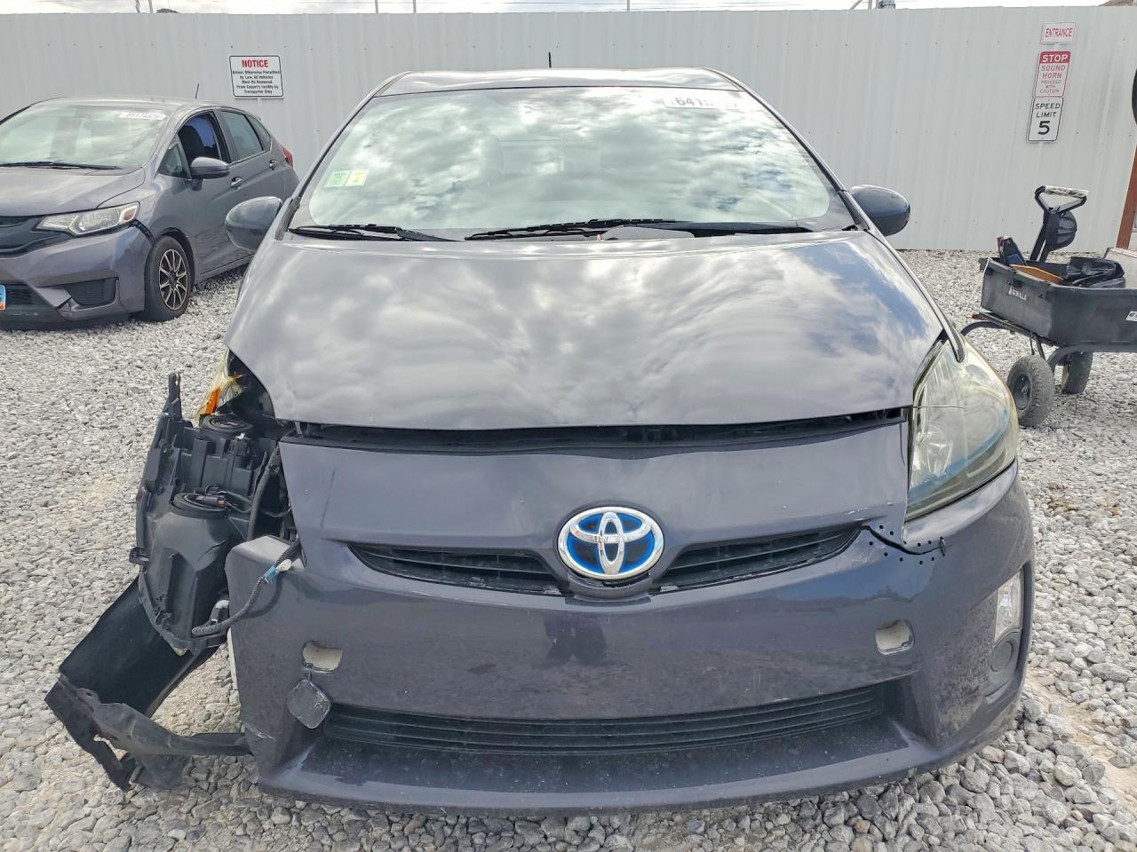 2011 Toyota Prius Two - Фото 5