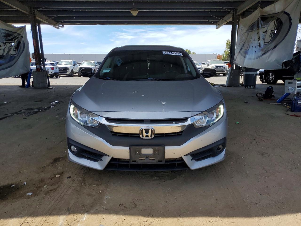 2018 Honda Civic Ex - Image 5