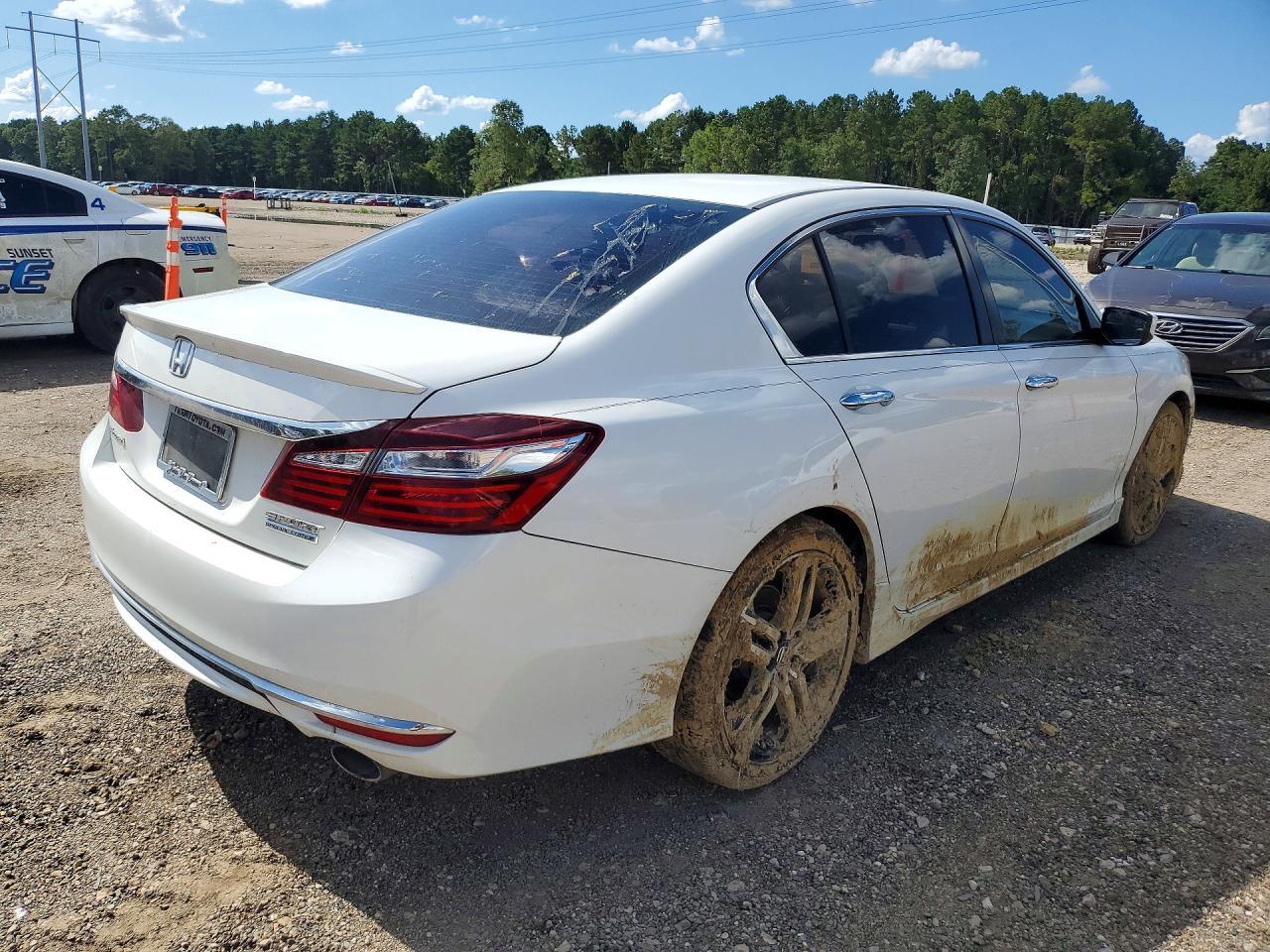 2017 Honda Accord Sport Special Edition - Image 3