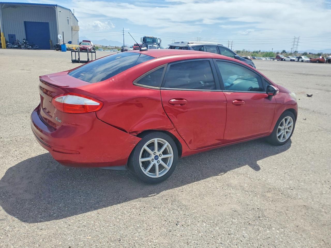 2016 Ford Fiesta S - Фото 3