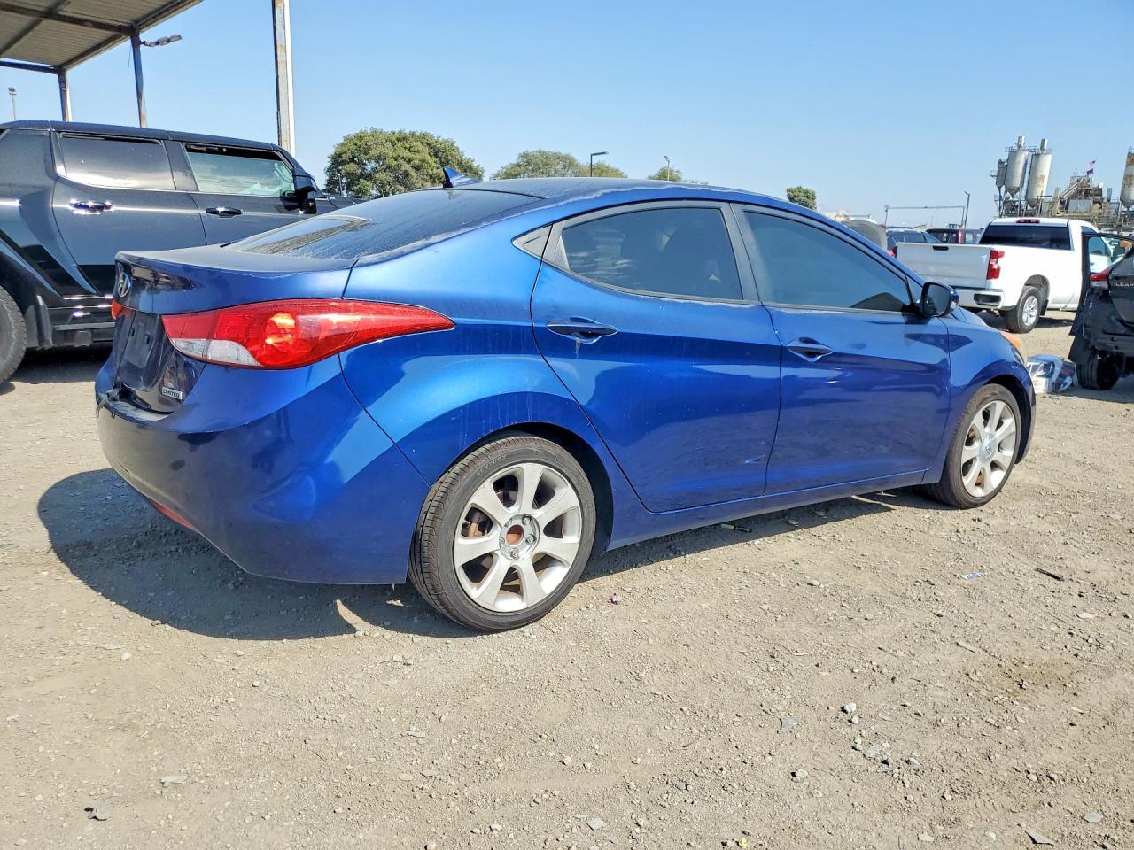 2013 Hyundai Elantra Limited - Image 3