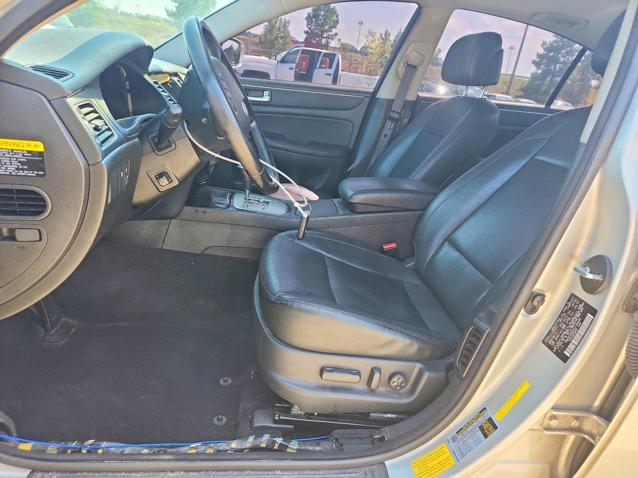 2012 Hyundai Genesis 3.8L - Фото 7