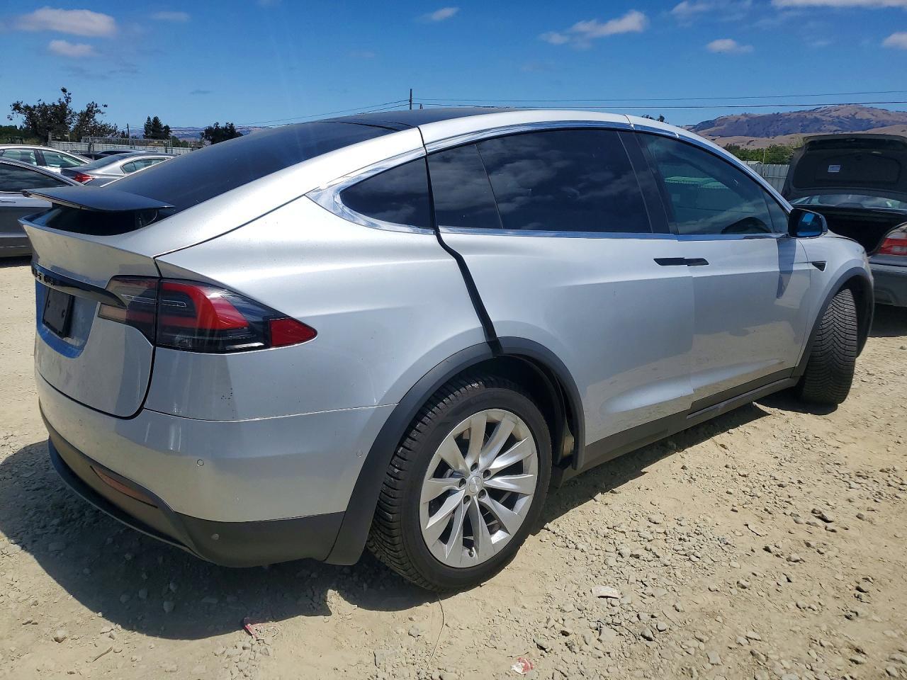 2018 Tesla Model X - Фото 3