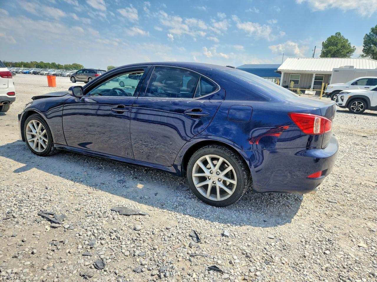 2011 Lexus Is 250 - Image 2