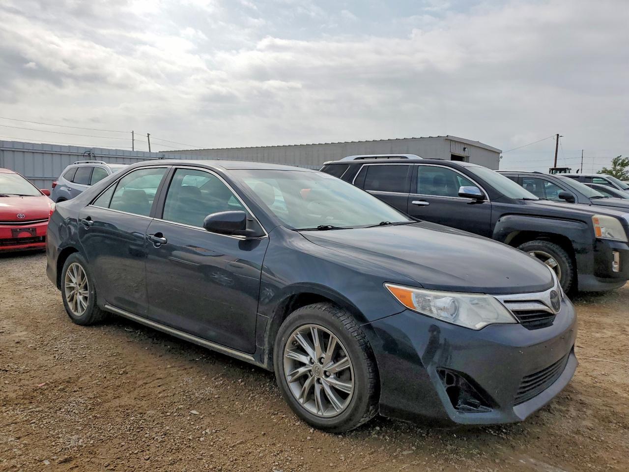 2012 Toyota Camry Le - Фото 4