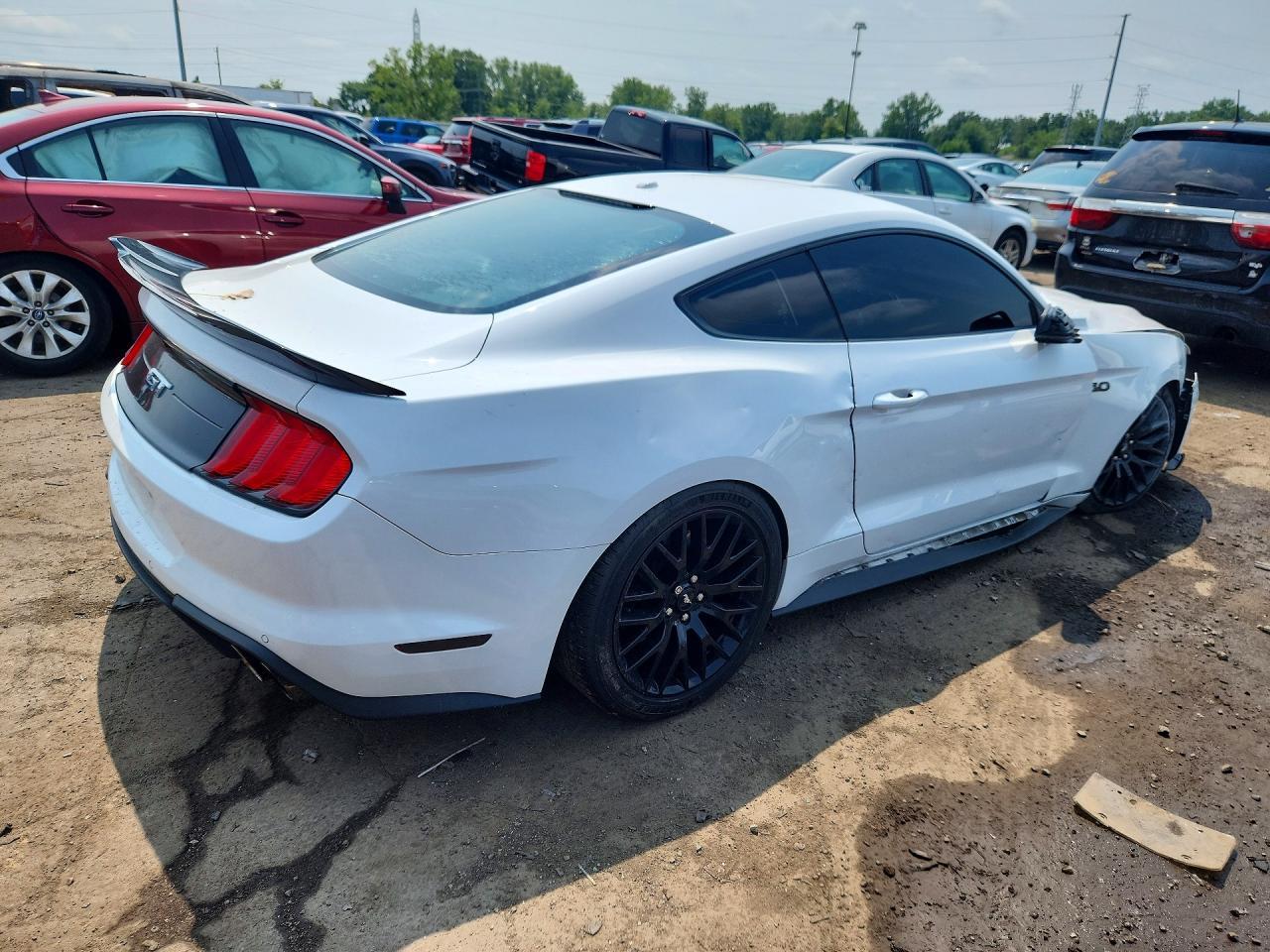 2020 Ford Mustang Gt - Фото 3