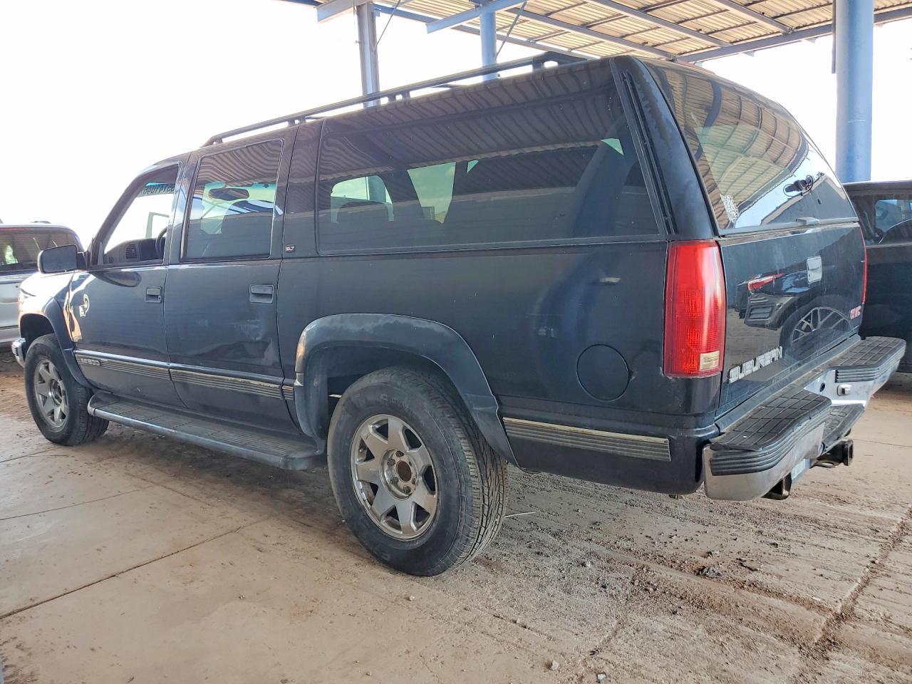 1999 GMC Suburban K1500 - Фото 2