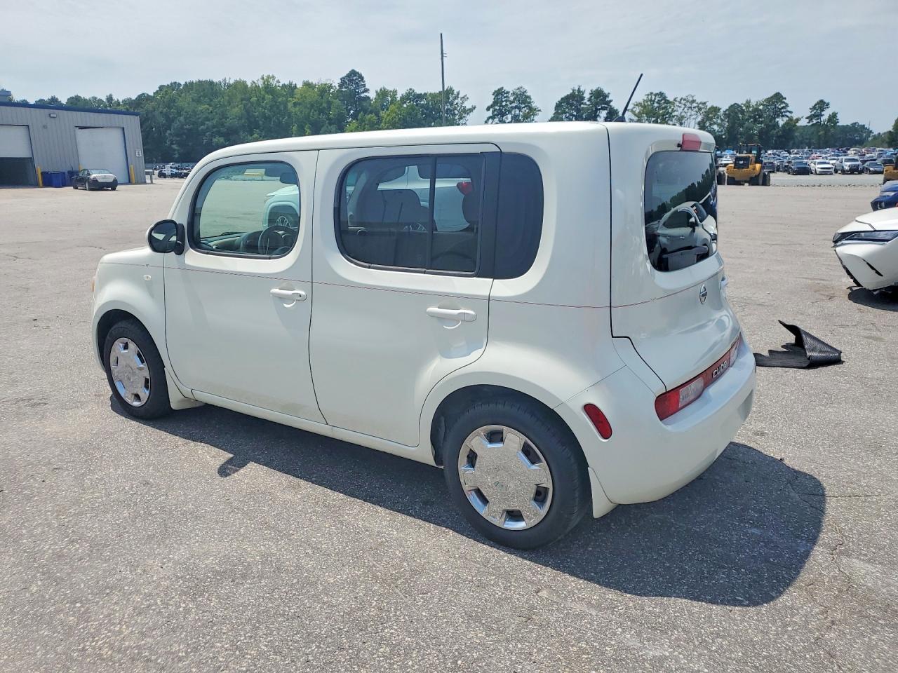 2010 Nissan Cube 1.8 - Фото 2