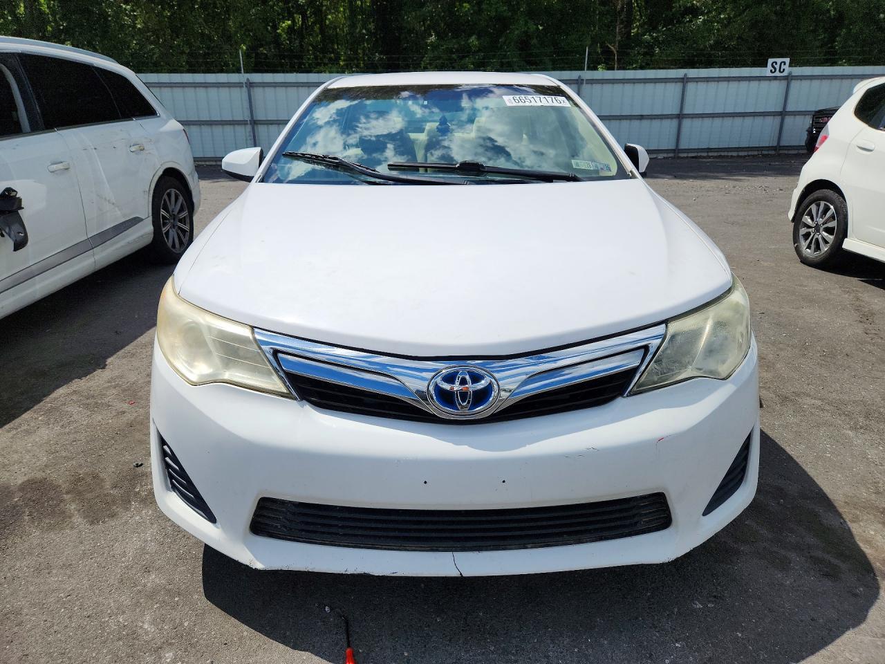 2012 Toyota Camry Hybrid Le - Image 5