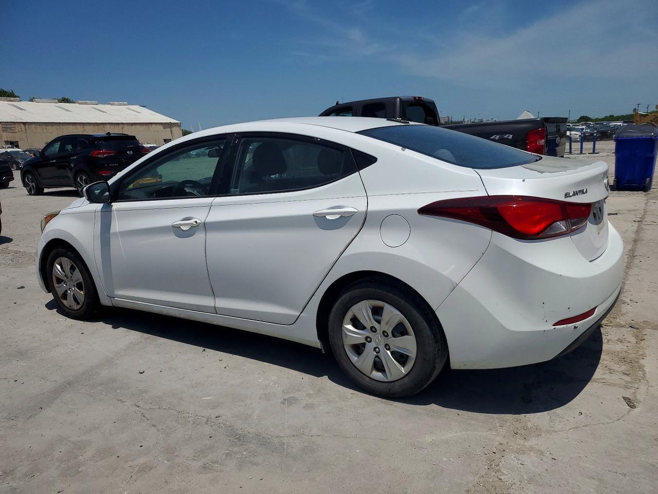 2016 Hyundai Elantra Se - Фото 2