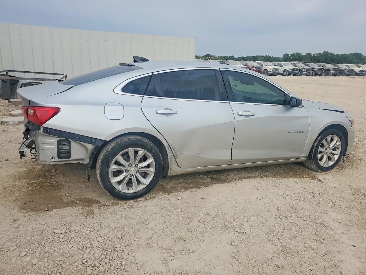 2021 Chevrolet Malibu Ls - Фото 3