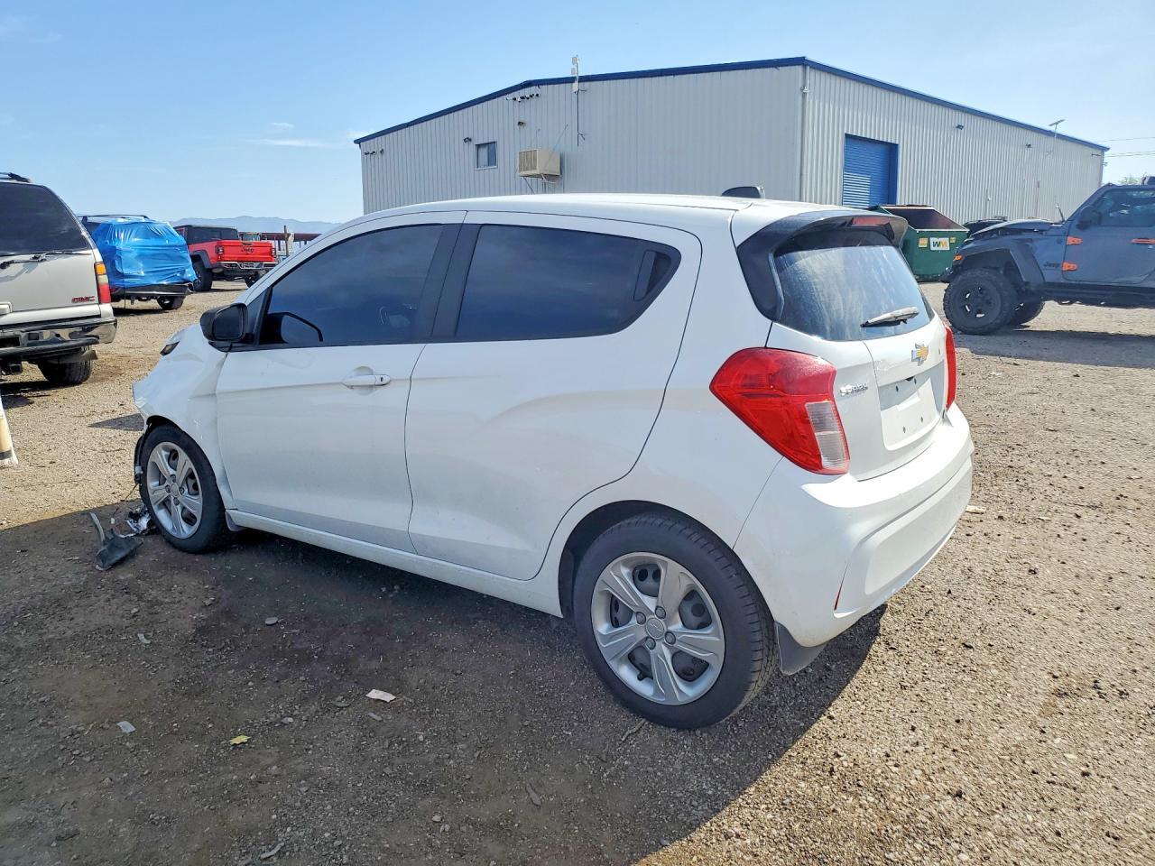 2020 Chevrolet Spark Ls - Фото 2