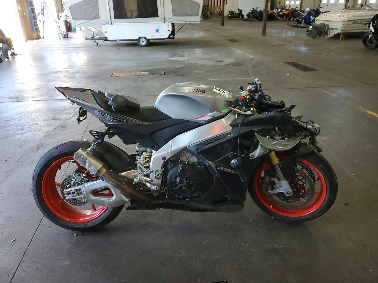 2024 Aprilia Rsv4 1100