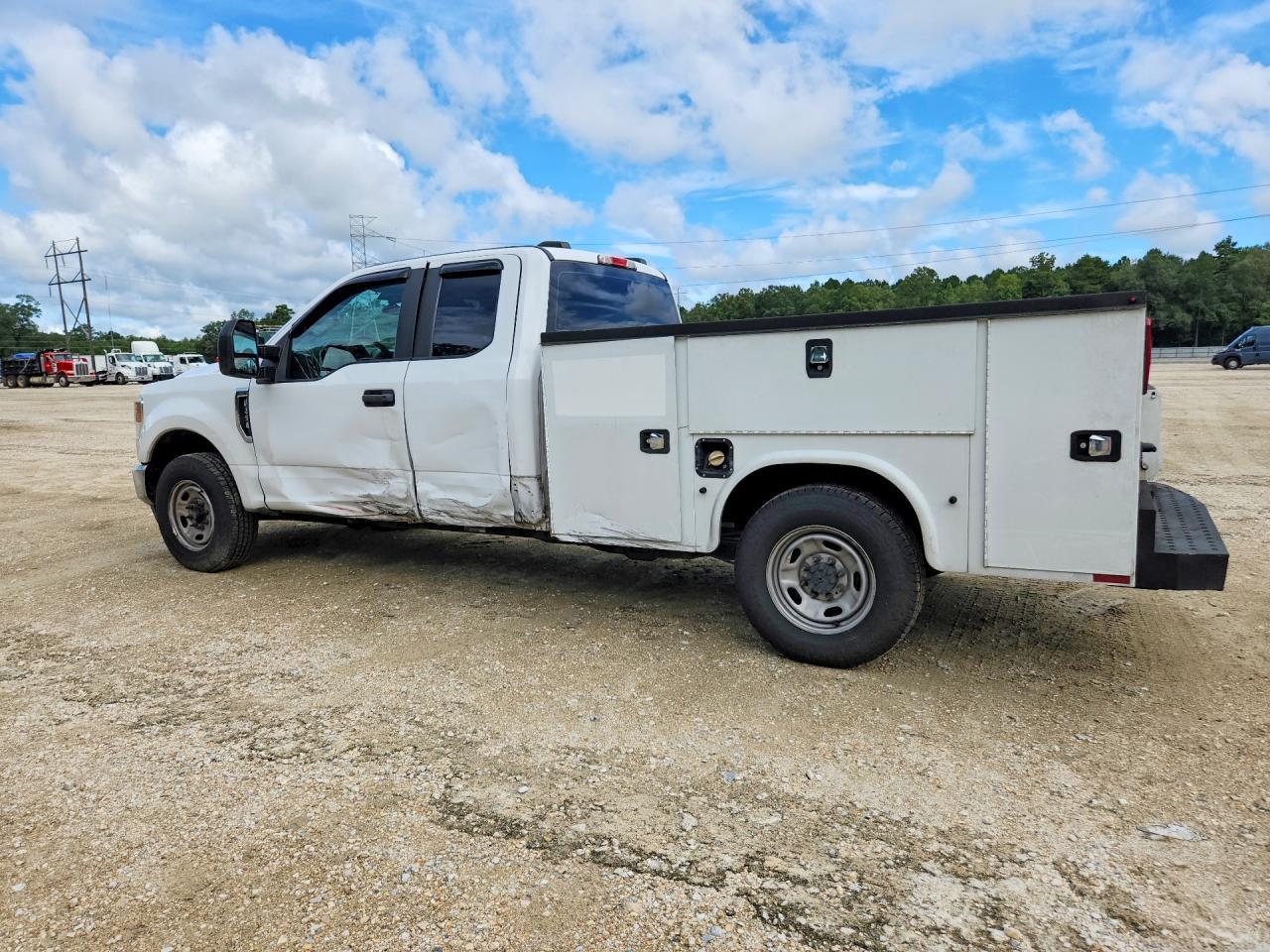 2021 Ford F250 Super Duty - Фото 2