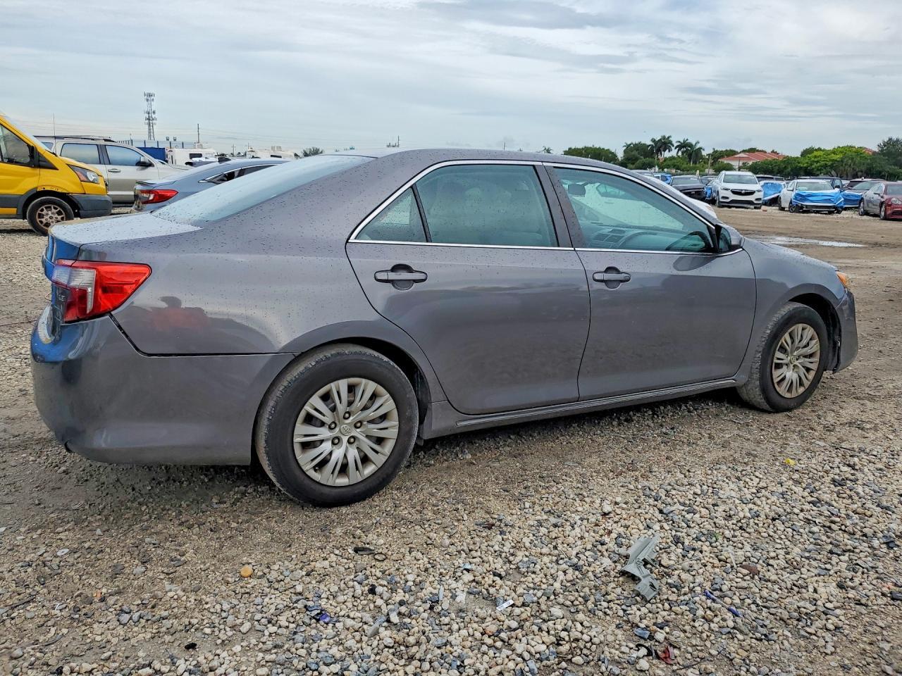 2012 Toyota Camry Le - Image 3