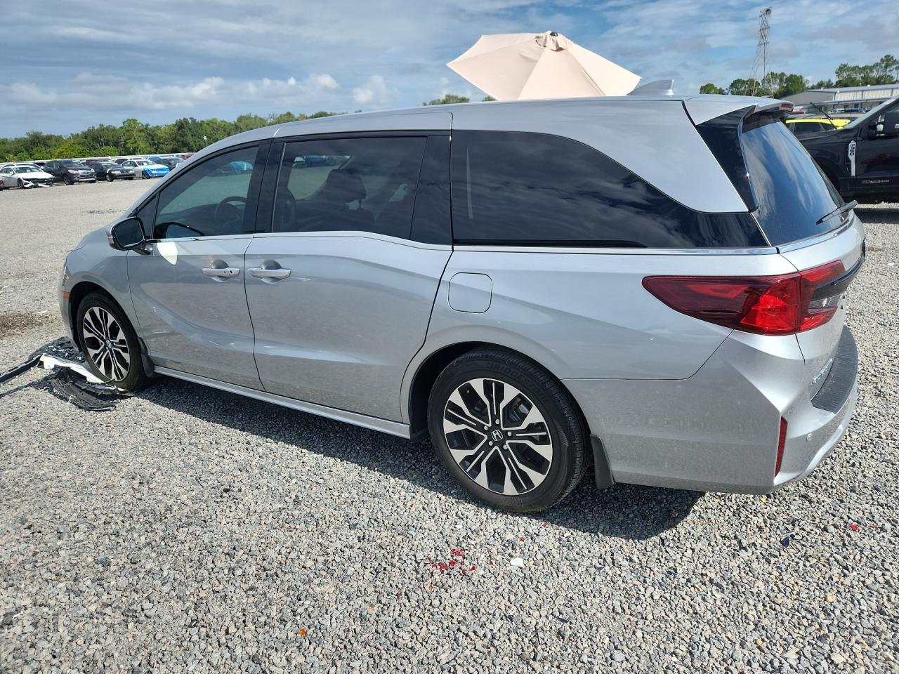 2025 Honda Odyssey Elite - Image 2