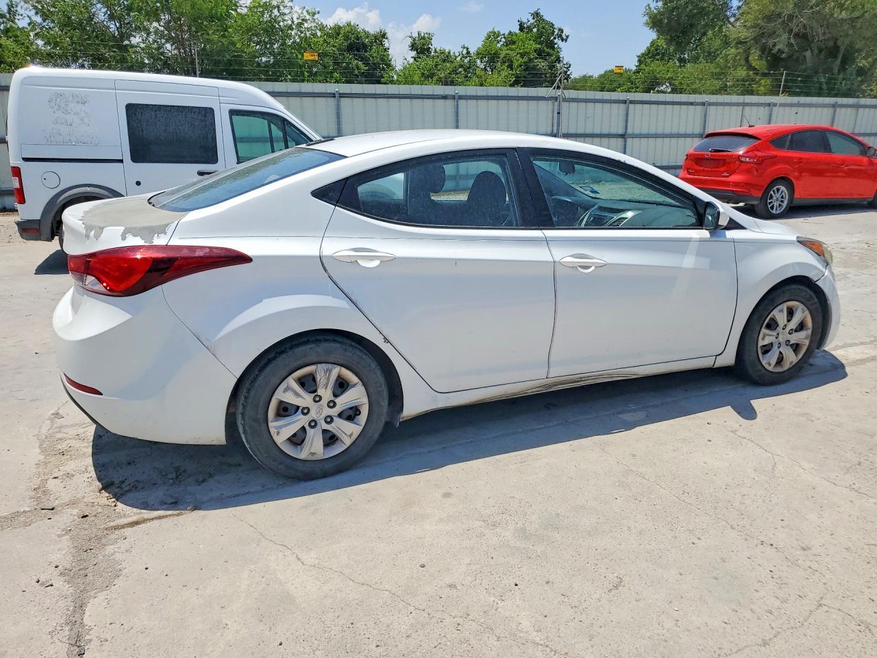 2016 Hyundai Elantra Se - Фото 3