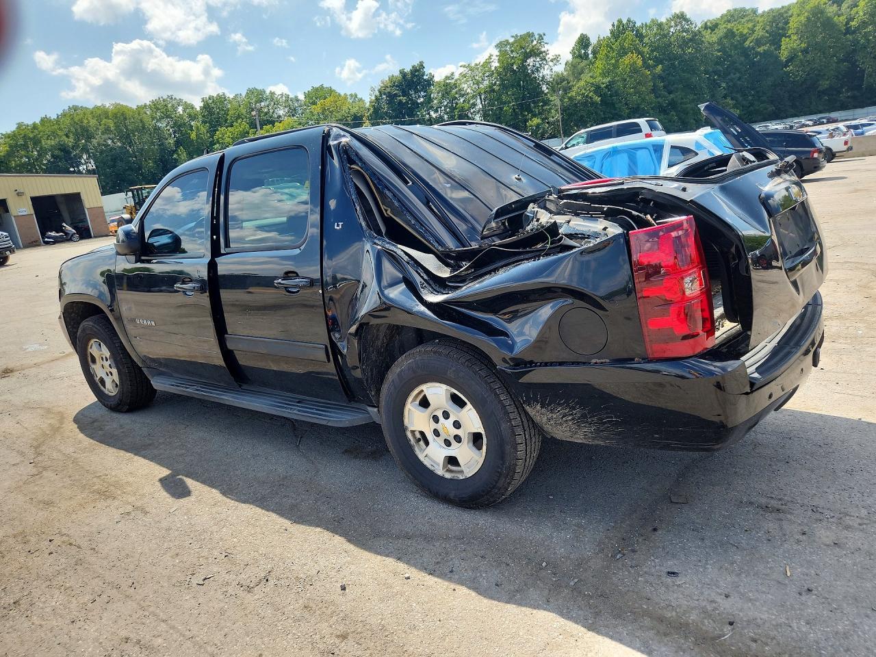 2011 Chevrolet Suburban K1500 Lt - Фото 2