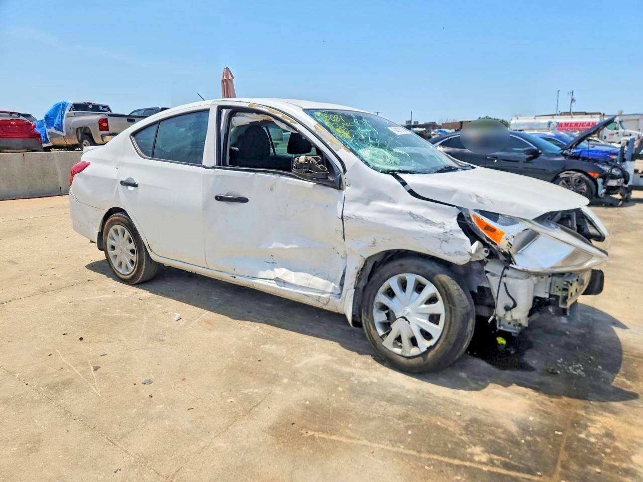 2018 Nissan Versa S Plus - Фото 4