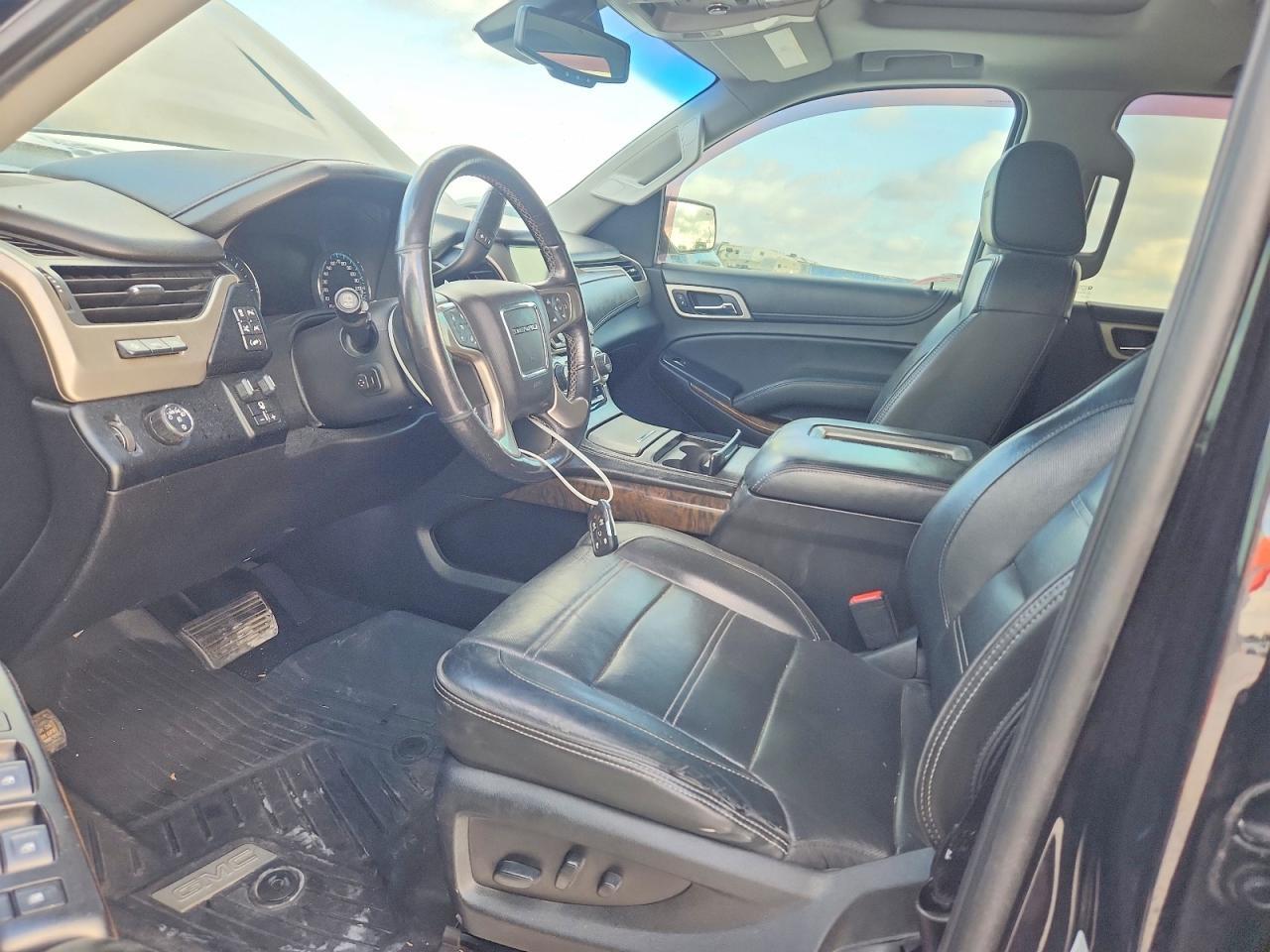 2018 GMC Yukon Denali - Фото 7