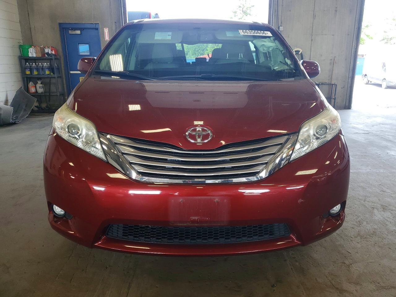 2015 Toyota Sienna Xle 8-Passenger - Фото 5