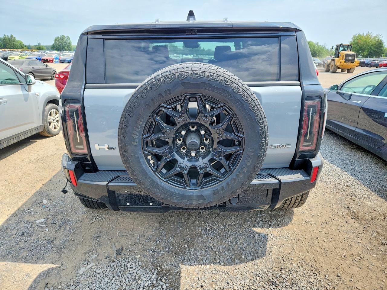 2025 GMC Hummer Suv 2X - Фото 6