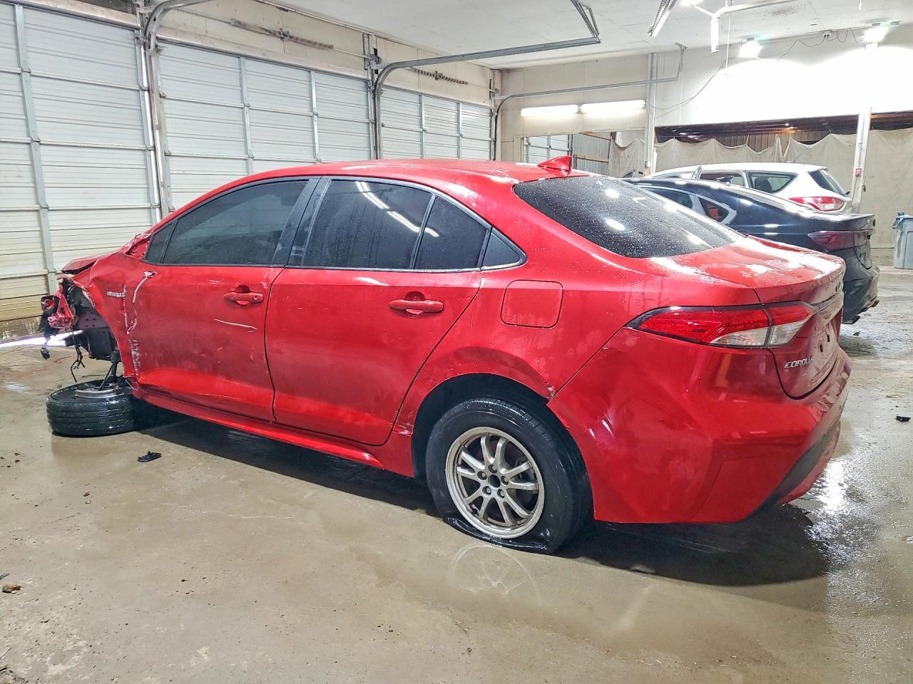 2021 Toyota Corolla Le - Фото 2