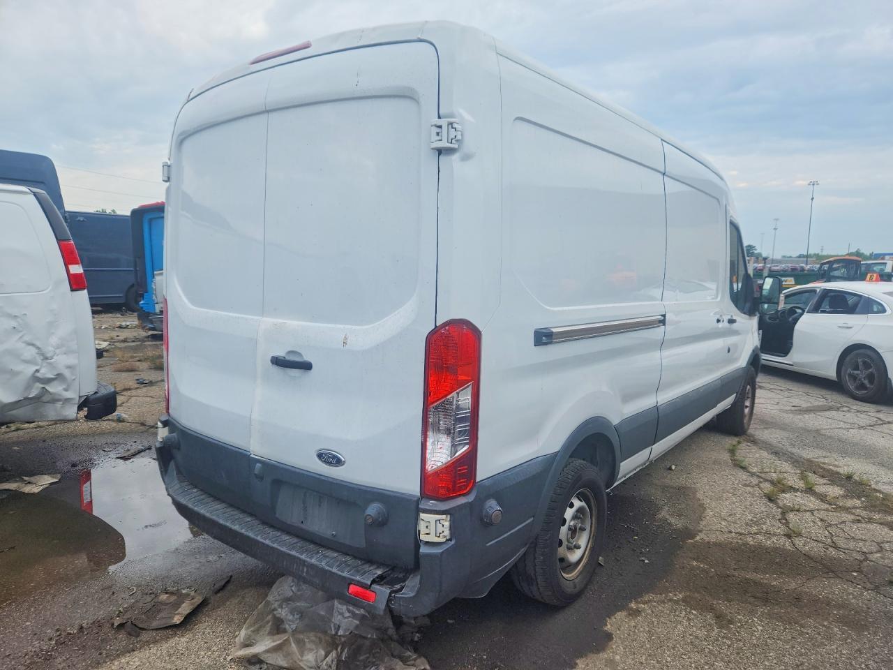 2017 Ford Transit 250 Delivery Van - Фото 3