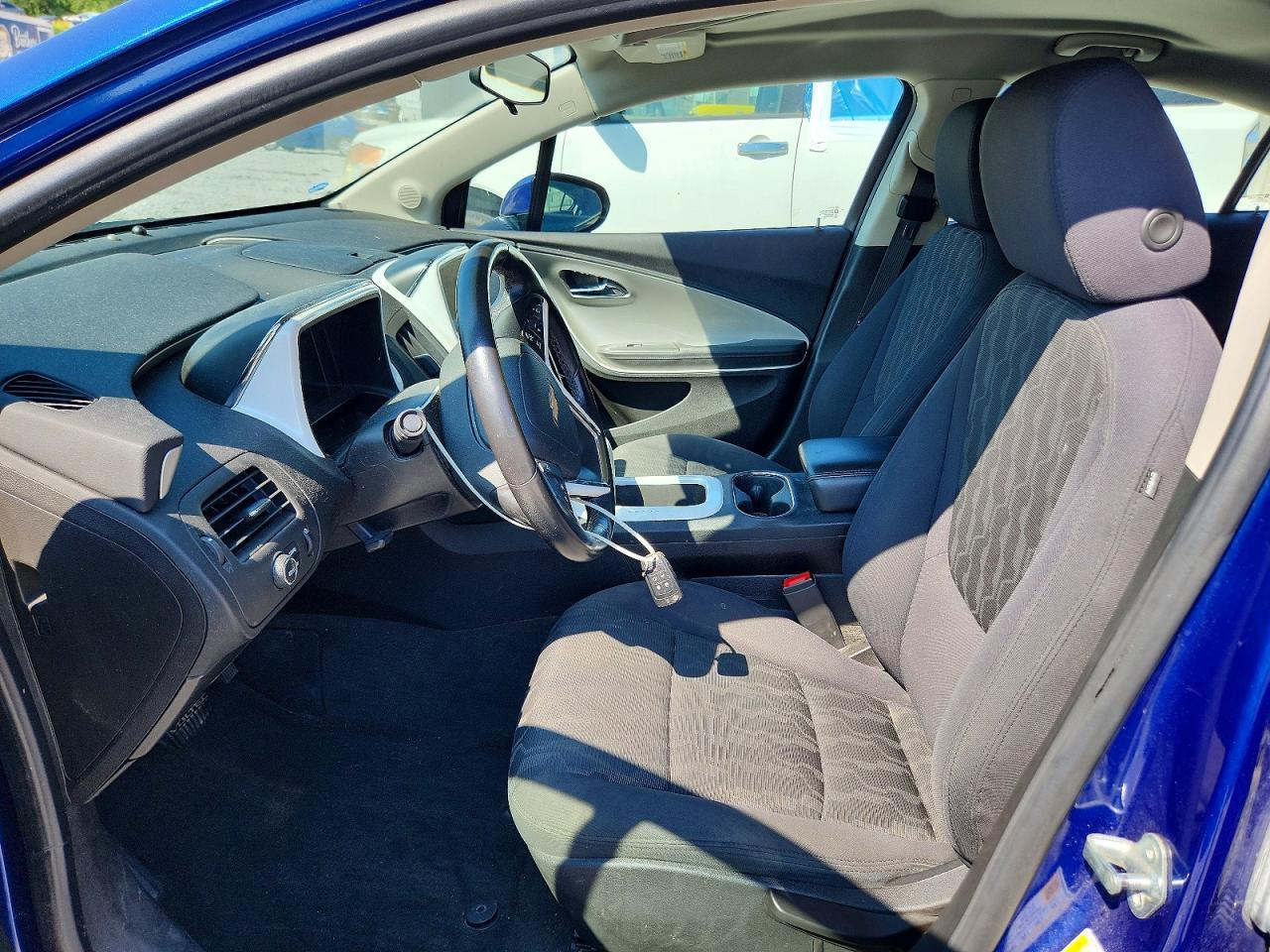 2013 Chevrolet Volt - Image 7
