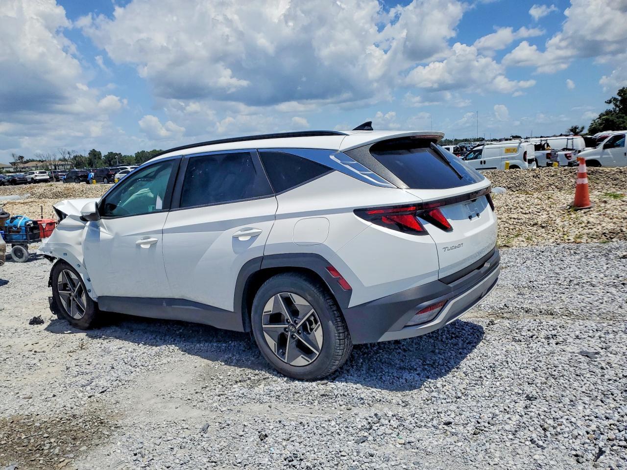 2025 Hyundai Tucson Sel - Image 2