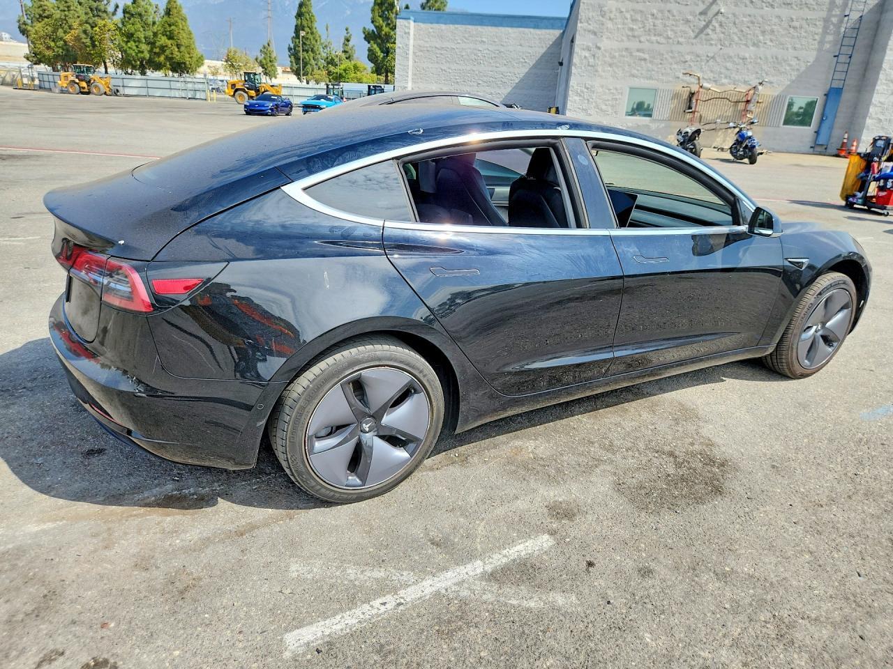 2019 Tesla Model 3 - Image 3