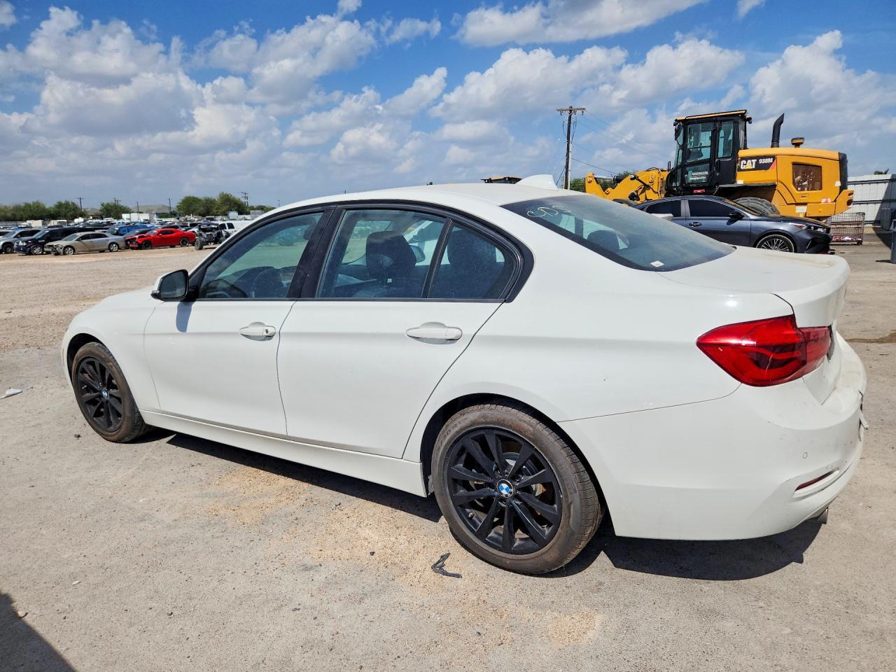 2017 BMW 320 I - Image 2