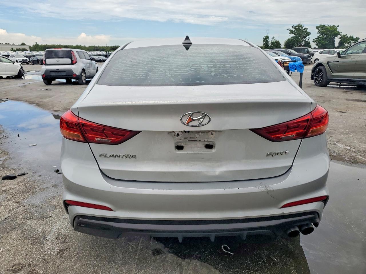 2017 Hyundai Elantra Sport - Image 6