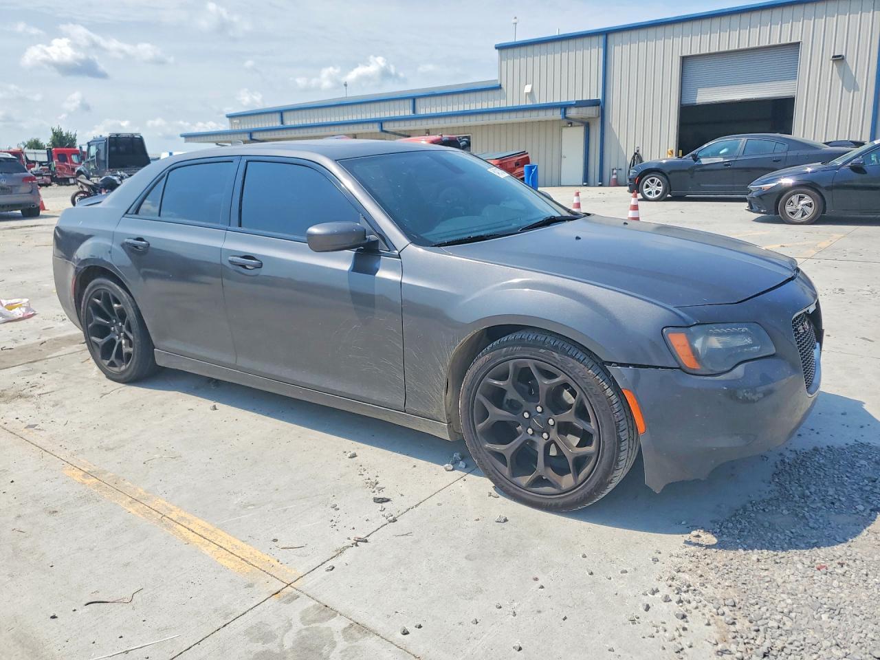 2018 Chrysler 300 S - Фото 4