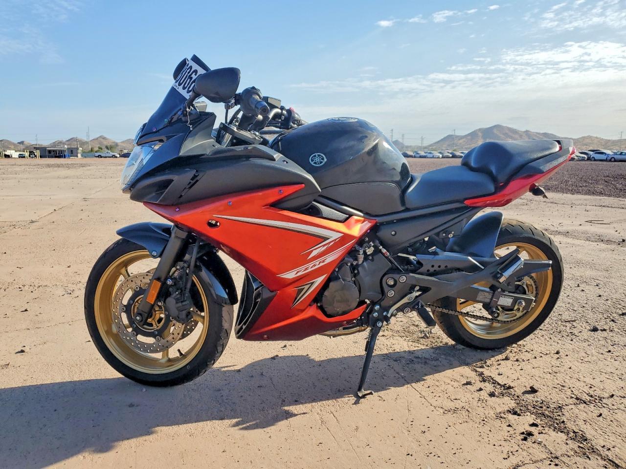2010 Yamaha Fz6 R - Image 3
