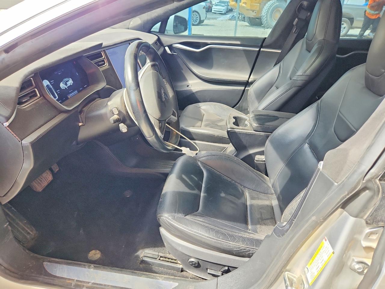 2015 Tesla Model S - Фото 7