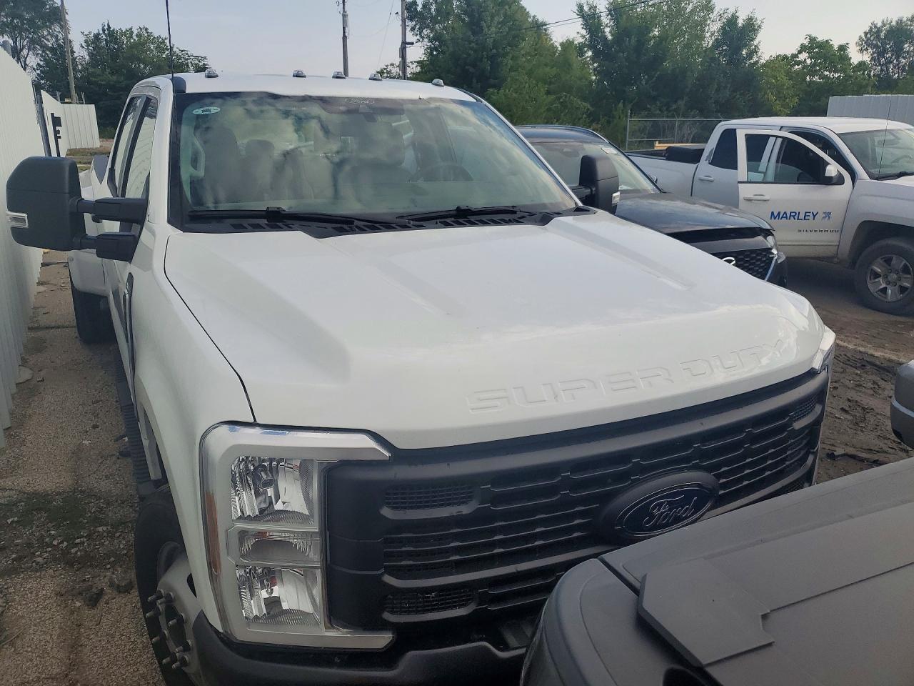 2025 Ford F350 Super Duty - Image 5