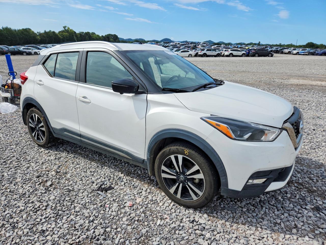 2019 Nissan Kicks Sr - Image 4