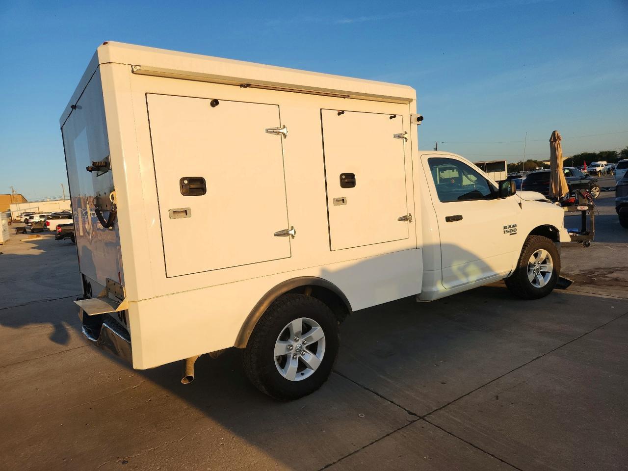 2020 Ram 1500 Classic Tradesman - Фото 3
